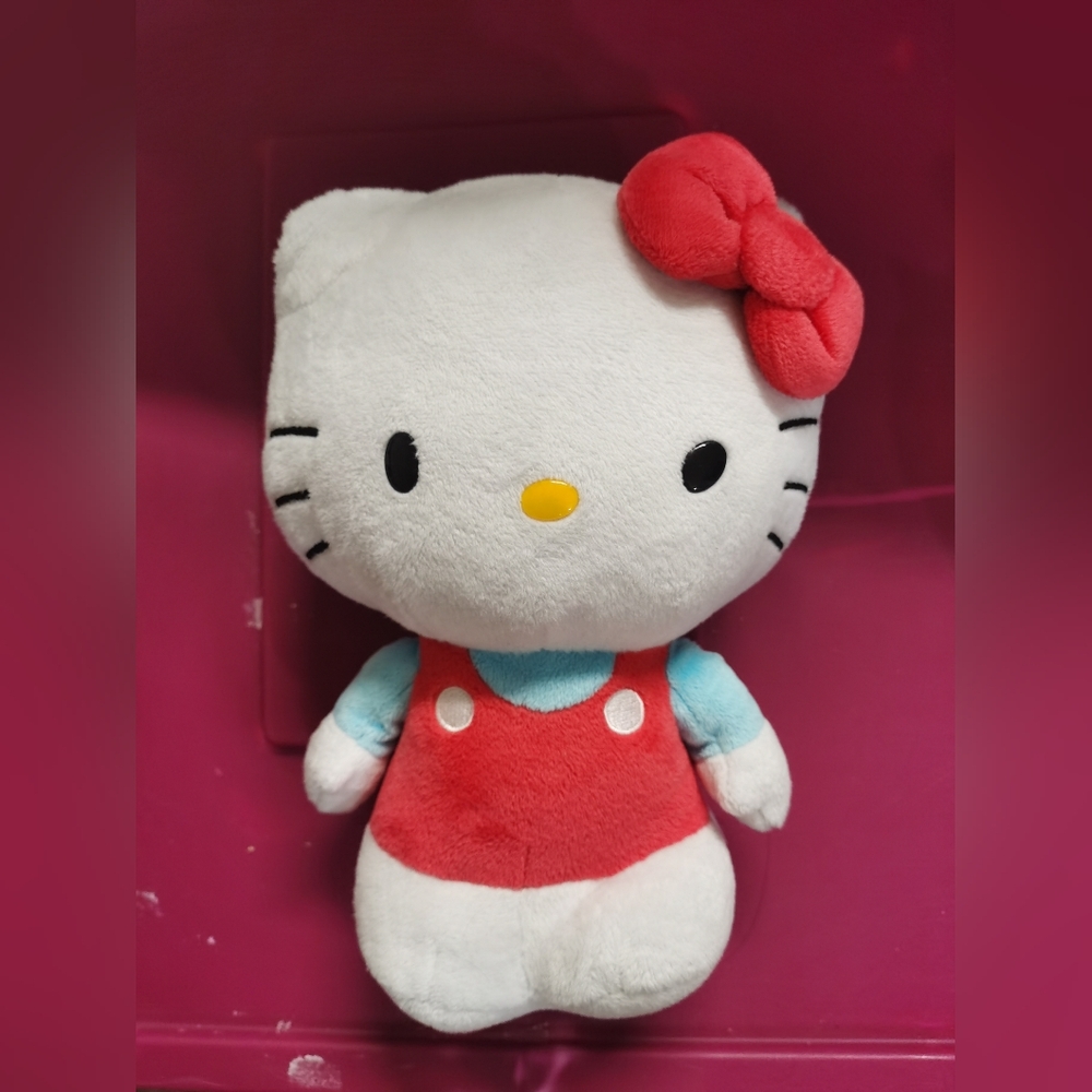Universal Studios Exclusive Hello Kitty Plush 9"